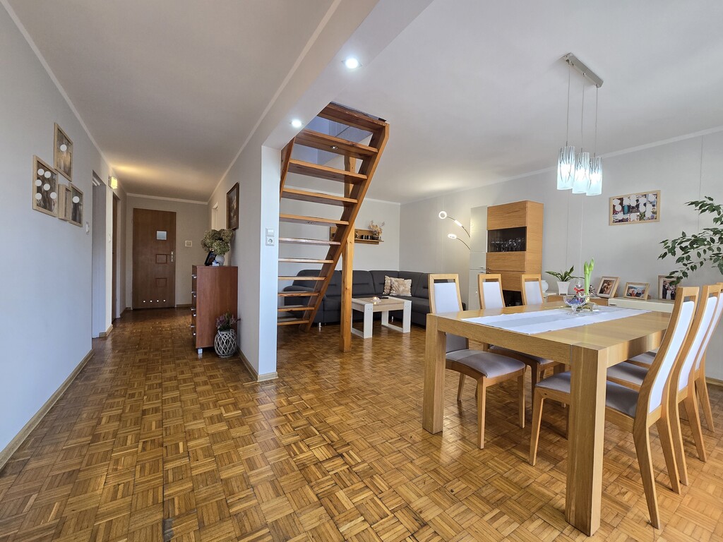 Dom Dla Dużej Rodziny – Czerna.