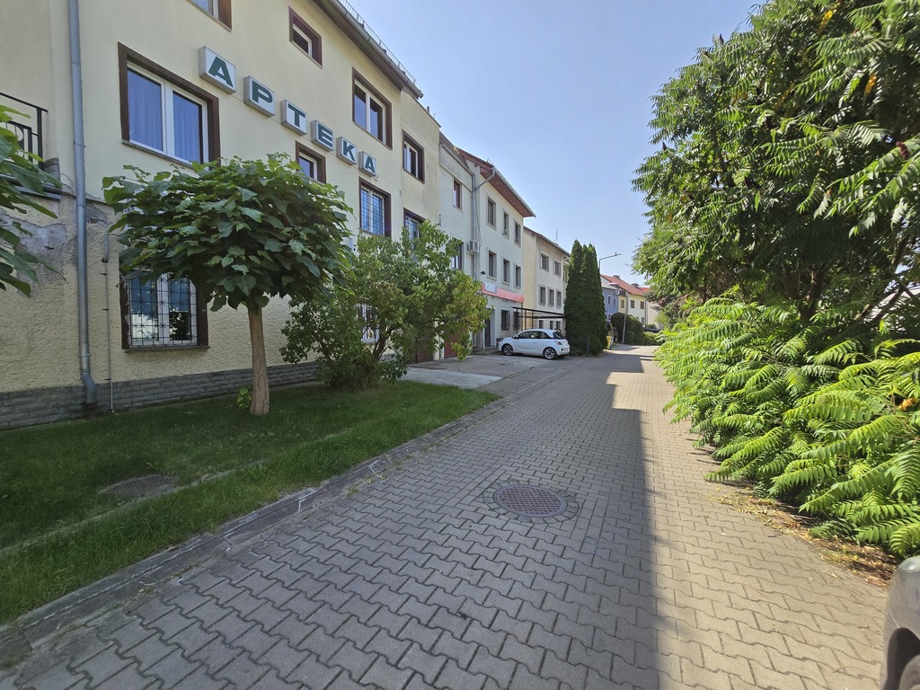 Budynek Usługowo-mieszkalny W Centrum 380 M2.