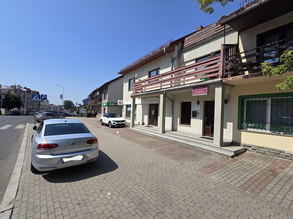 Budynek Usługowo-mieszkalny W Centrum 380 M2.