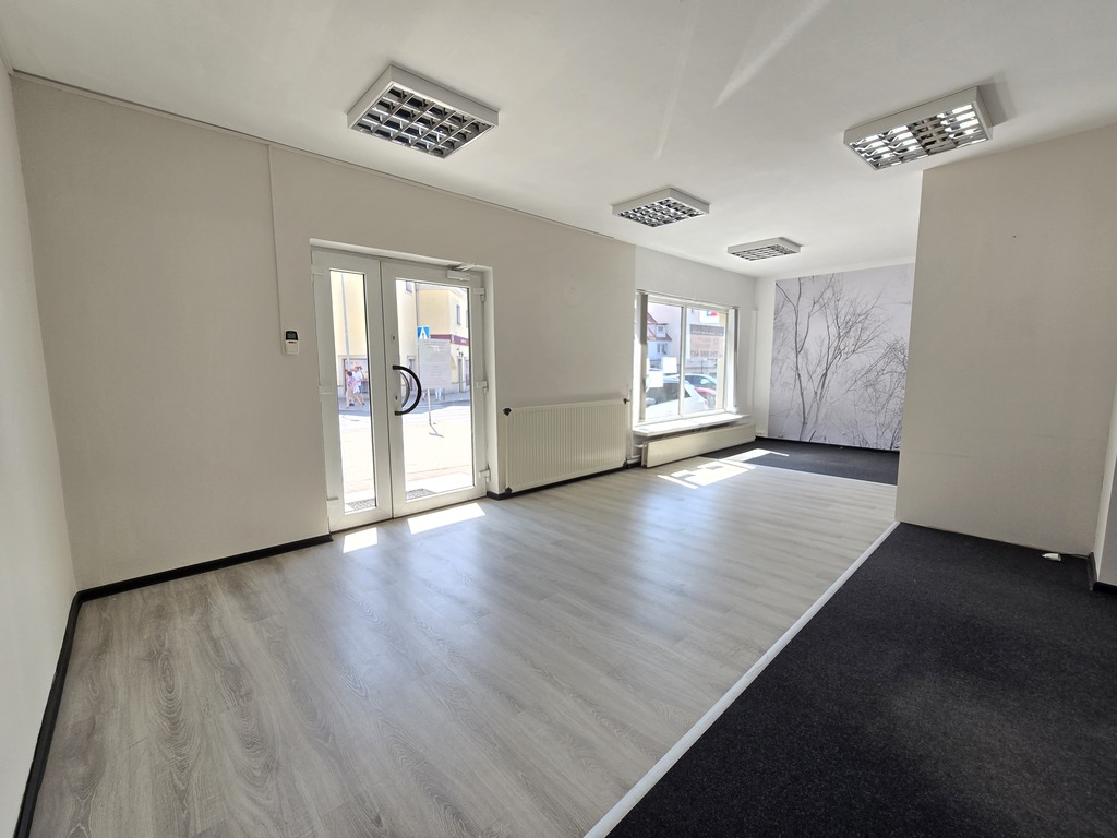 Budynek Usługowo-mieszkalny W Centrum 380 M2.