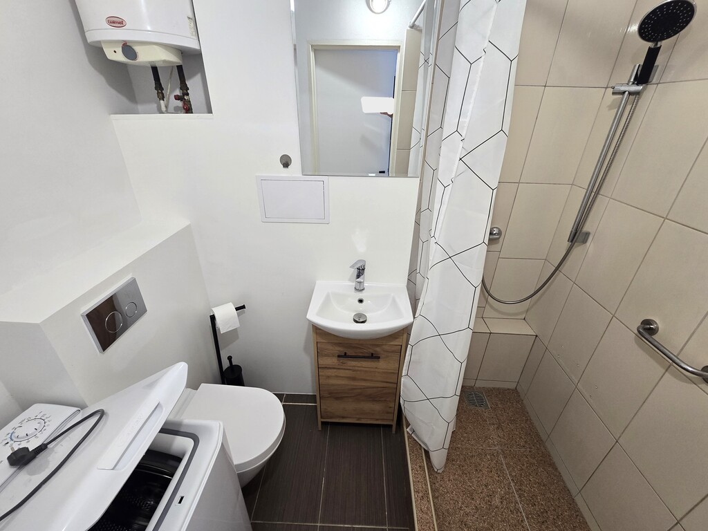 Słoneczne 2-pok. Mieszkanie Z Loggią – Gromadka