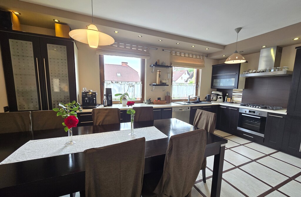 Przestronny Dom W Bolesławcu Z 2001 Roku