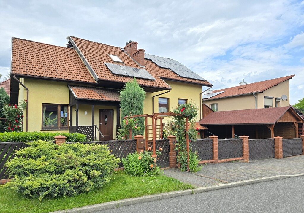 Przestronny Dom W Bolesławcu Z 2001 Roku