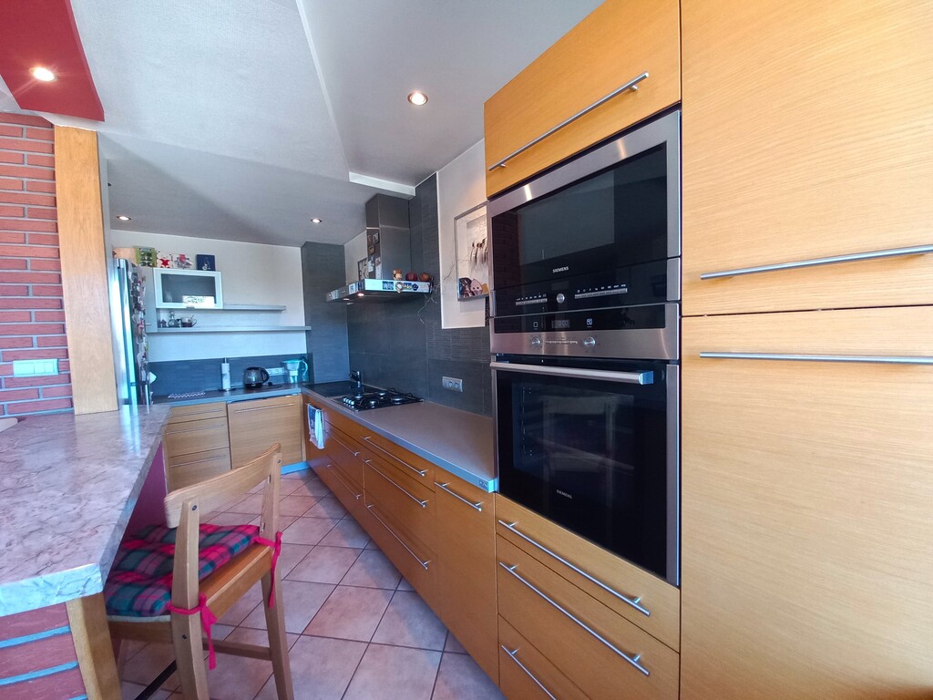 Budynek Usługowo-mieszkalny W Centrum 380 M2.