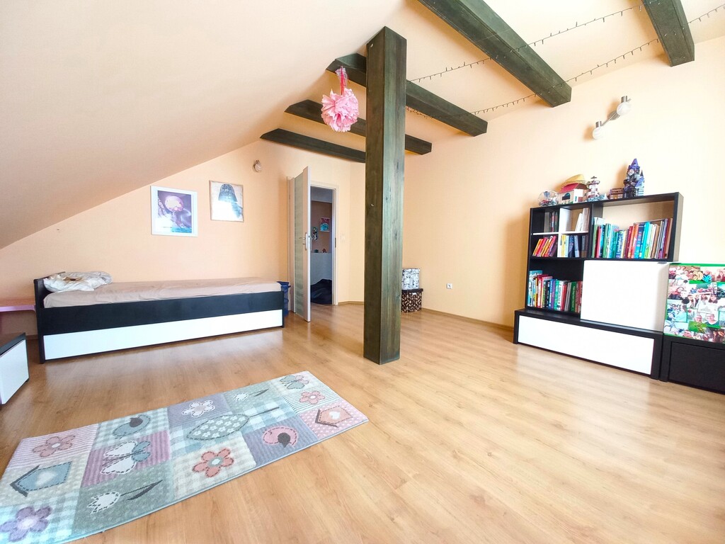 Budynek Usługowo-mieszkalny W Centrum 380 M2.