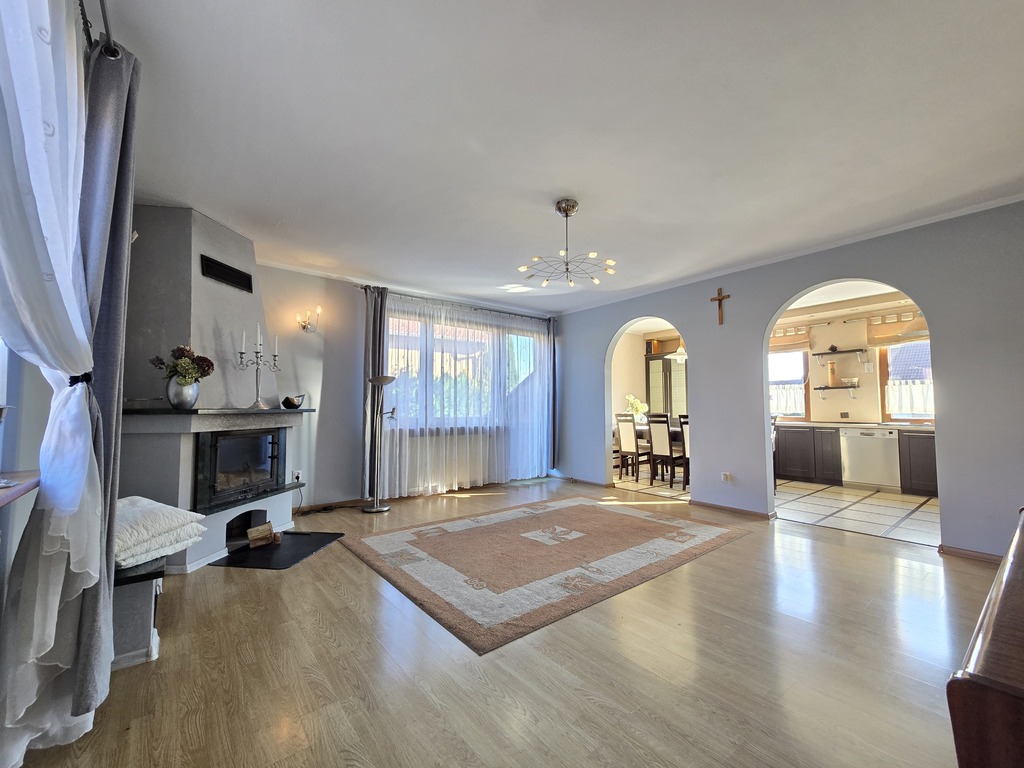 Przestronny Dom W Bolesławcu Z 2001 Roku