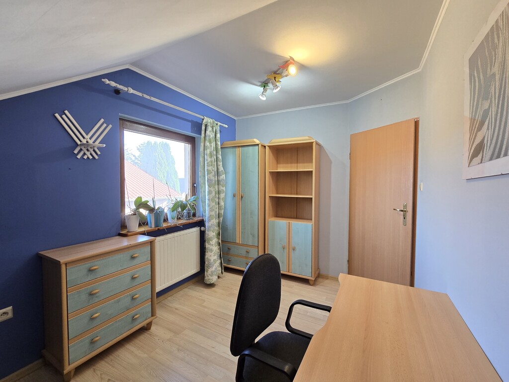 Przestronny Dom W Bolesławcu Z 2001 Roku