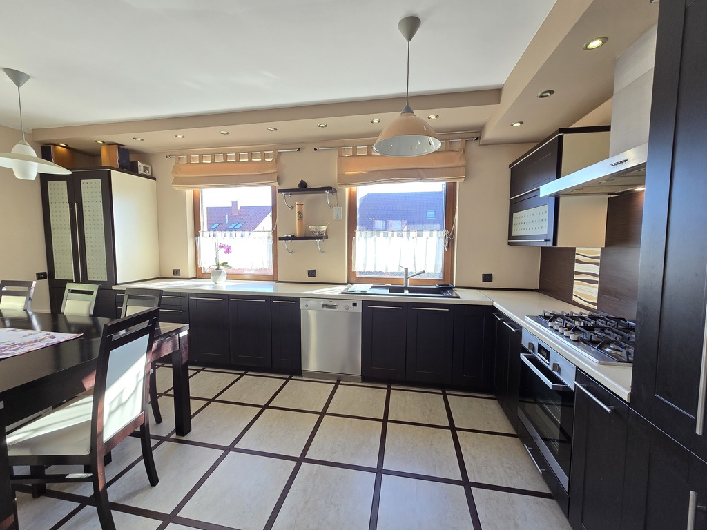 Przestronny Dom W Bolesławcu Z 2001 Roku