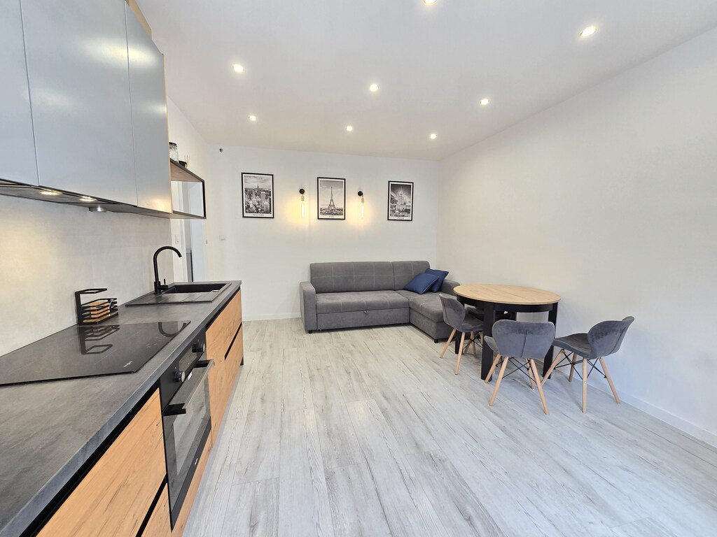 Dwupokojowe Mieszkanie W Centrum Bolesławca.